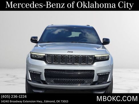 Used 2023 Jeep Grand Cherokee L Summit AWD/4WD image 2