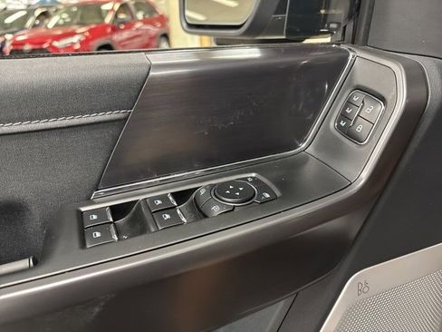 Used 2025 Ford F150 Lariat w/ Equipment Group 502A High image 28