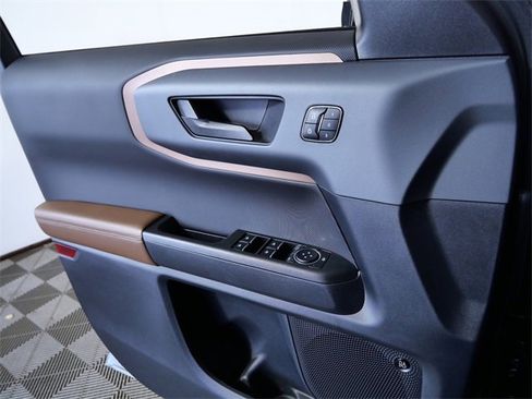 Used 2024 Ford Bronco Sport Outer Banks w/ Tech Package image 26