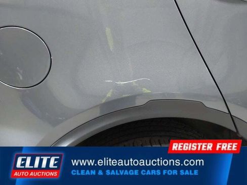 Used 2018 Land Rover Discovery HSE image 35