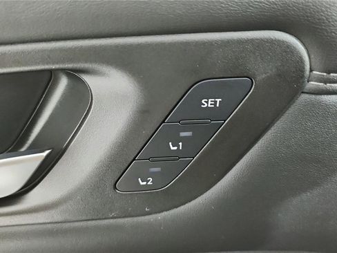 New 2026 Nissan Pathfinder Platinum image 13