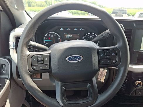 Used 2025 Ford F250 XLT AWD/4WD image 18