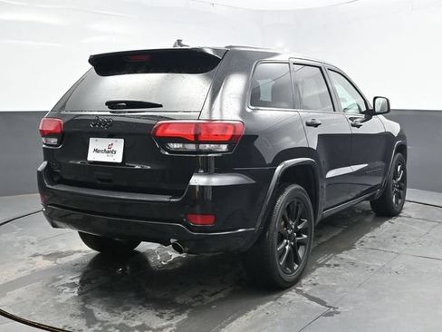 Used 2018 Jeep Grand Cherokee Altitude AWD/4WD image 7