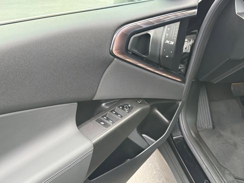 Used 2025 BMW X3 xDrive30i w/ Premium Package image 19