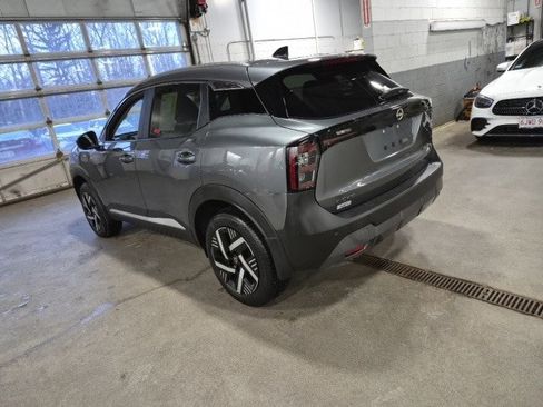 Used 2026 Nissan Kicks SV image 7