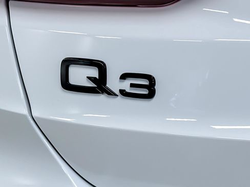 Certified 2025 Audi Q3 2.0T Premium Plus w/ Premium Plus Package image 26