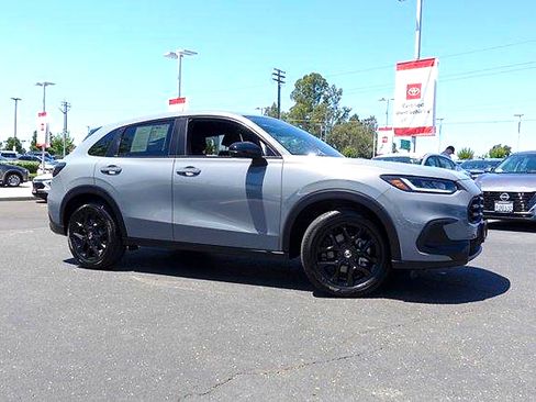 Used 2025 Honda HR-V Sport image 4