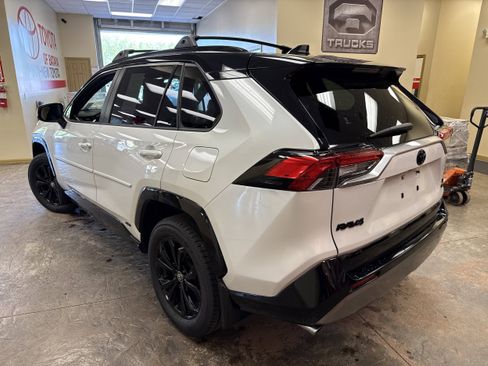 Used 2023 Toyota RAV4 XSE w/ XSE Grade Weather Package AWD/4WD image 8