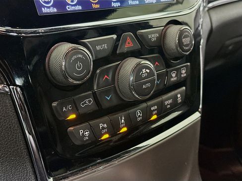 Used 2020 Jeep Grand Cherokee Trailhawk w/ Trailhawk Luxury Group image 24