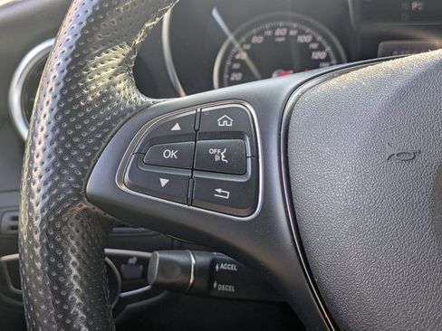 Used 2019 Mercedes-Benz GLC 300 4MATIC image 12