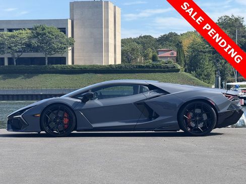 Used 2024 Lamborghini Revuelto image 7