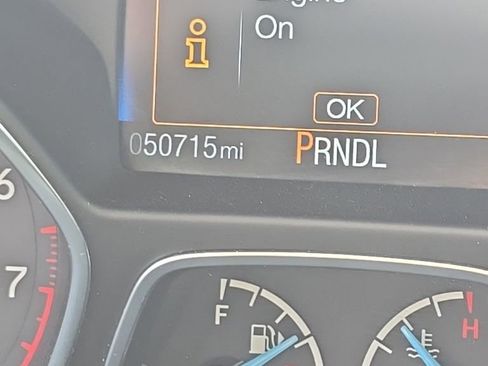Used 2018 Ford Focus SE w/ Cold Weather Package FWD image 8