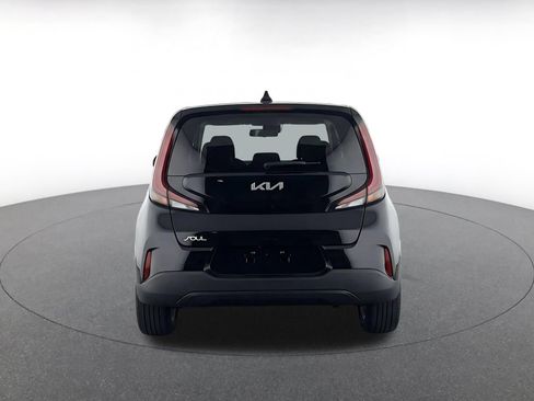 Used 2025 Kia Soul LX w/ LX Technology Package FWD image 8