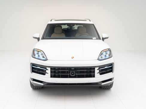 Certified 2026 Porsche Cayenne AWD/4WD image 6