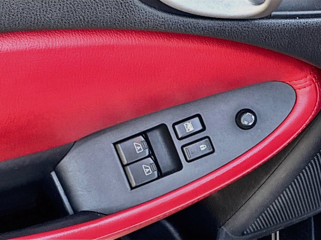 Used 2014 Nissan 370Z Coupe RWD image 18