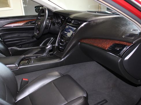 Used 2018 Cadillac CTS Luxury RWD image 32