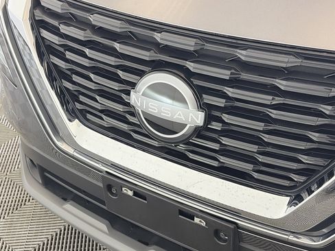 Used 2023 Nissan Rogue SV image 15