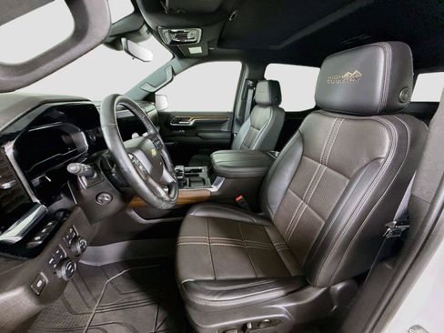 Used 2024 Chevrolet Silverado 1500 High Country w/ High Country Premium Package AWD/4WD image 16