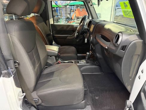 Used 2015 Jeep Wrangler Sport image 15