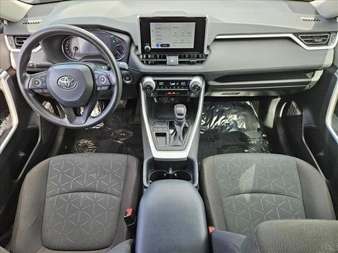 Used 2024 Toyota RAV4 XLE FWD image 21