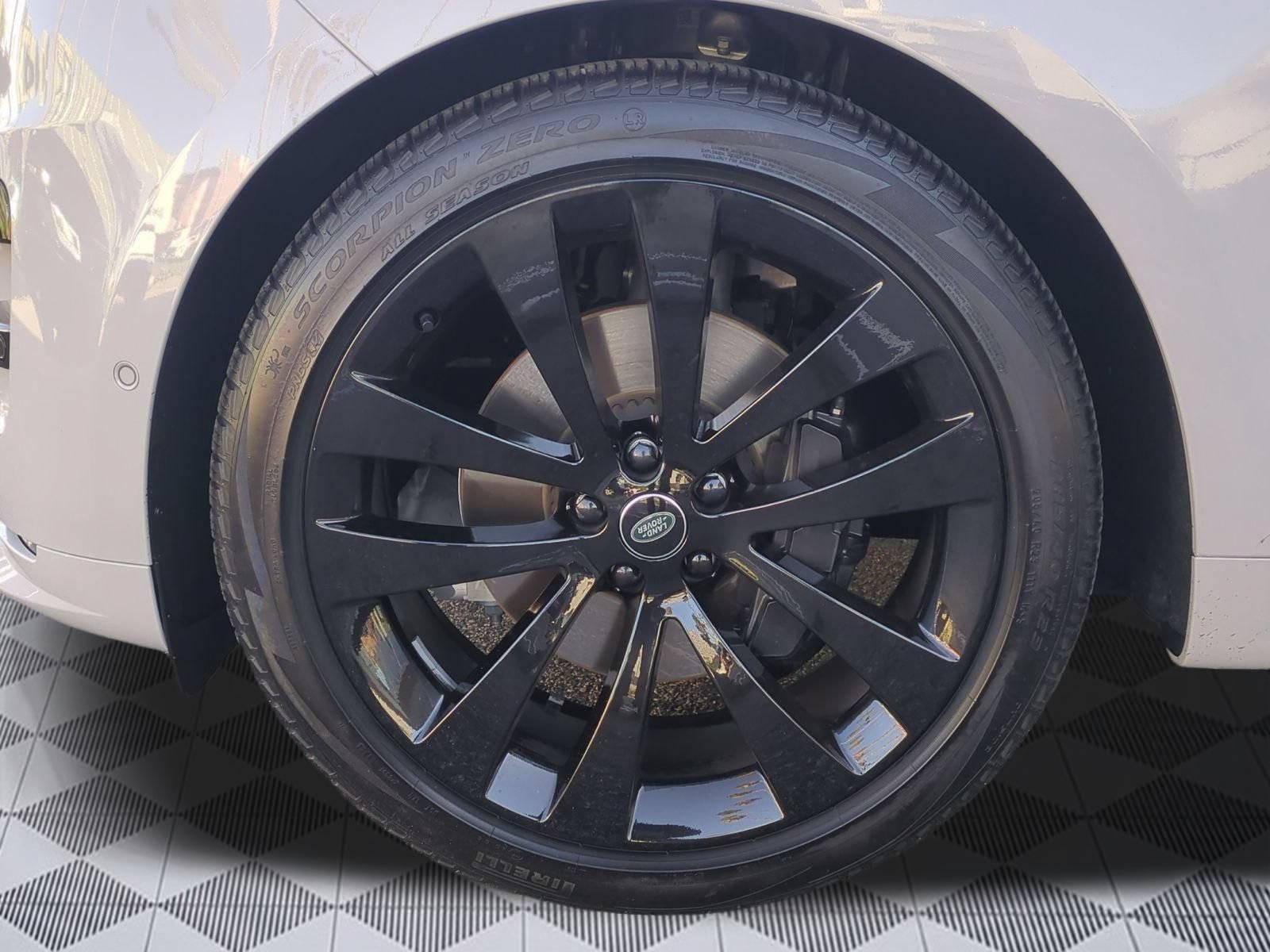 Used 2024 Land Rover Range Rover Sport Dynamic SE AWD/4WD image 9