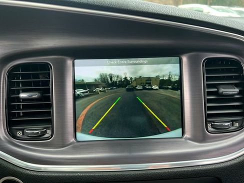 Used 2017 Dodge Charger SXT w/ Premium Group image 25