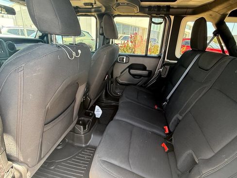 Used 2022 Jeep Wrangler Unlimited Sport AWD/4WD image 11