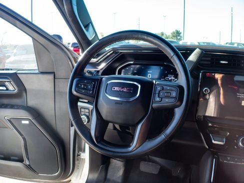 Used 2024 GMC Sierra 2500 AT4 image 13