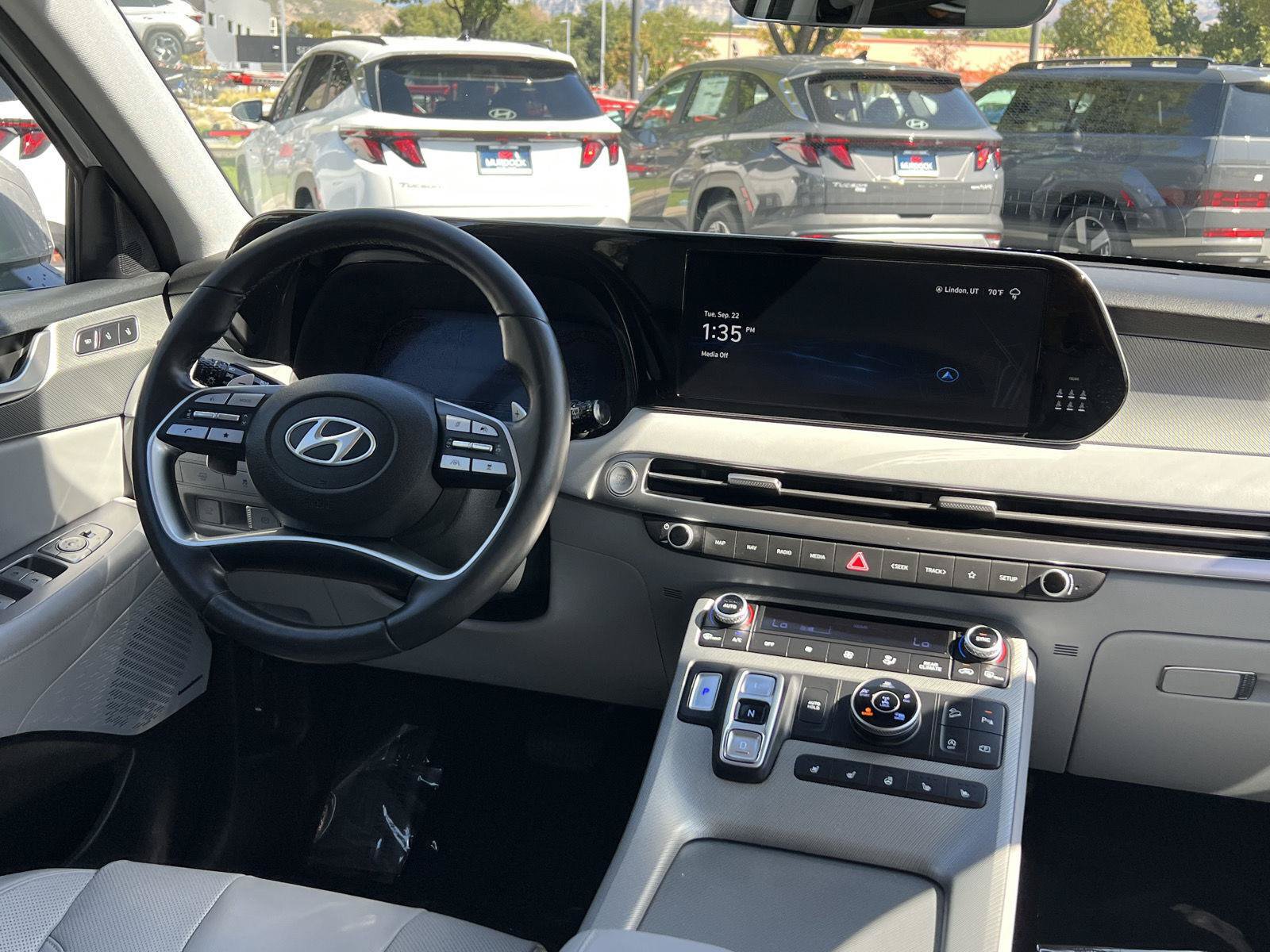 Used 2024 Hyundai Palisade SEL AWD/4WD image 2