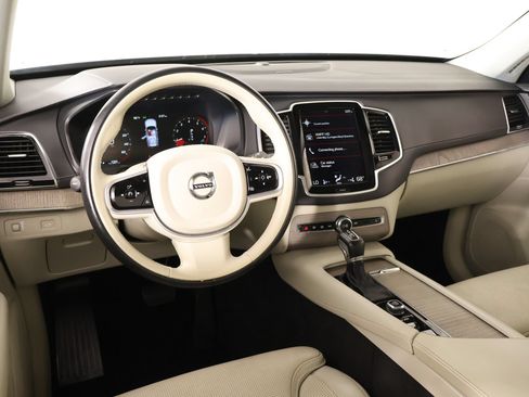 Used 2021 Volvo XC90 T6 Inscription w/ Climate Package AWD/4WD image 2