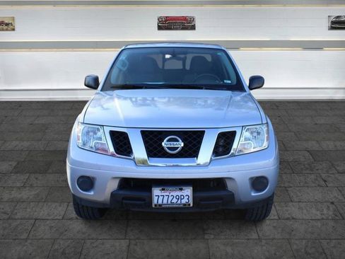 Used 2019 Nissan Frontier SV AWD/4WD image 2