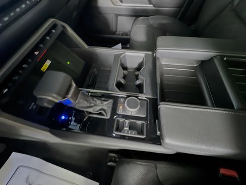 Used 2024 Toyota Tundra Limited image 24