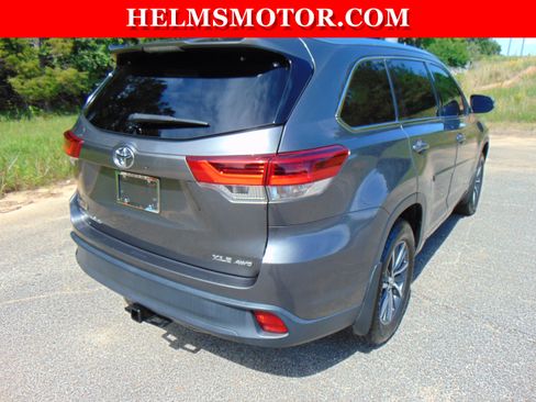 Used 2018 Toyota Highlander XLE AWD/4WD image 18