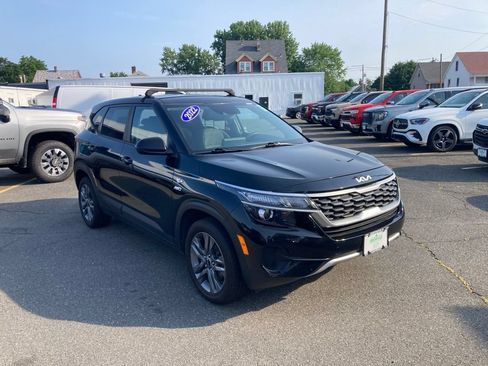 Used 2022 Kia Seltos LX AWD/4WD image 1
