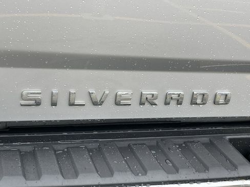 Used 2018 Chevrolet Silverado 1500 LT w/ Trailering Package AWD/4WD image 7