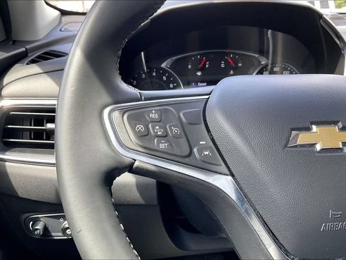 Used 2024 Chevrolet Equinox LT FWD image 18