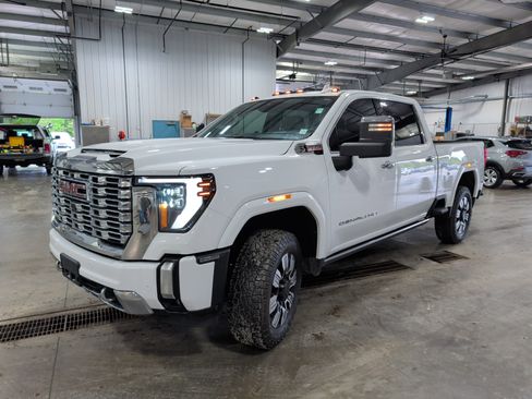 Used 2024 GMC Sierra 2500 Denali w/ Denali Reserve Package AWD/4WD image 6