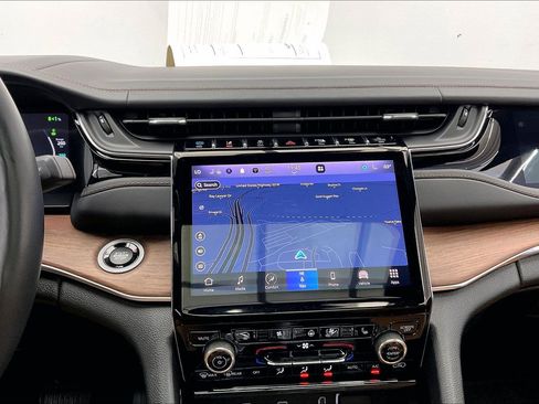 Used 2022 Jeep Grand Cherokee Summit w/ Advanced Protech Group IV image 5