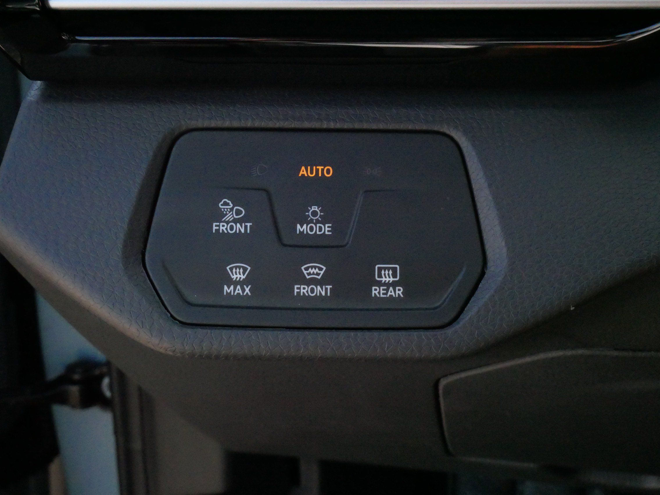Used 2025 Volkswagen ID.4 Pro S Plus AWD/4WD image 27