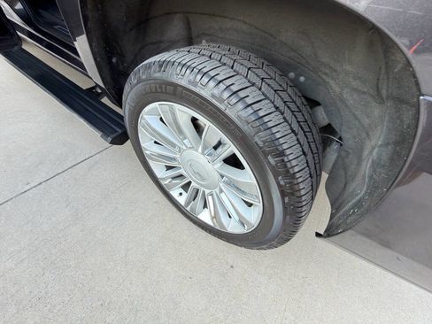 Used 2016 Cadillac Escalade ESV Platinum image 40