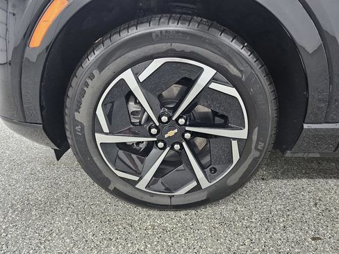 Used 2025 Chevrolet Equinox EV LT w/ Convenience Package FWD image 9
