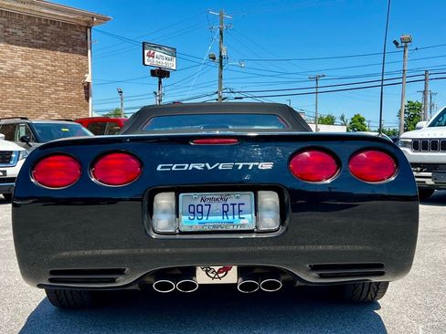 Used 2004 Chevrolet Corvette Convertible w/ Preferred Equipment Group RWD image 8