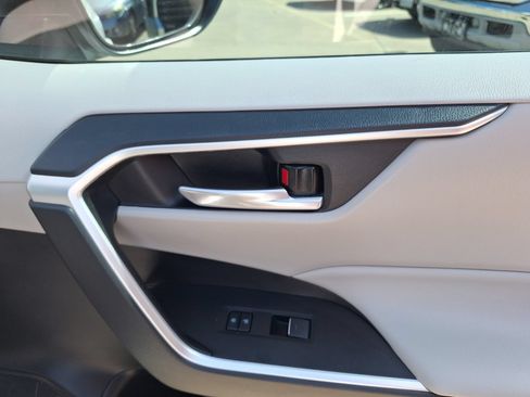 Used 2025 Toyota RAV4 XLE w/ Convenience Package FWD image 35