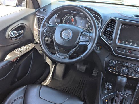 Used 2020 Jeep Cherokee Trailhawk w/ Cold Weather Group AWD/4WD image 16