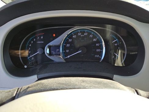 Used 2013 Toyota Sienna XLE image 6