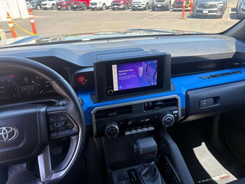 Used 2025 Toyota Tacoma TRD Off-Road AWD/4WD image 17