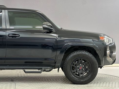 Used 2019 Toyota 4Runner SR5 Premium AWD/4WD image 33