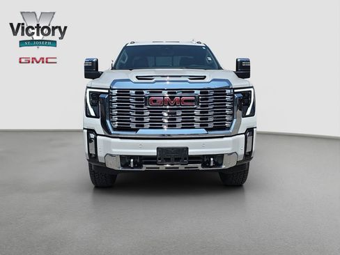 Used 2024 GMC Sierra 3500 Denali w/ Denali Reserve Package AWD/4WD image 2