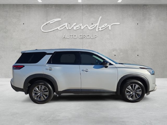 Used 2025 Nissan Pathfinder S FWD image 17