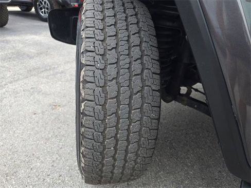 Certified 2020 Jeep Wrangler Unlimited Sahara image 30